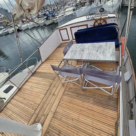 Botel Bateau De Legende Toulon